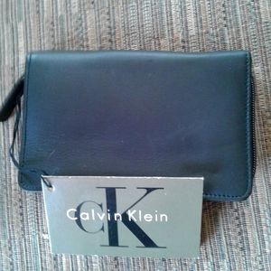 CALVIN KLEIN TRAVEL PALM CASE
